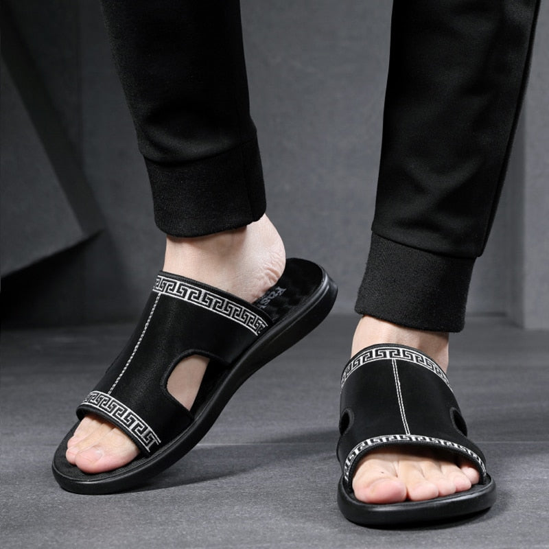 New Homme Summer Fashion Anti-Slip Slippers Beach Shoes Brand Shoes Flip Flops Soft Men Sandals Man Home Indoor Slides Bath