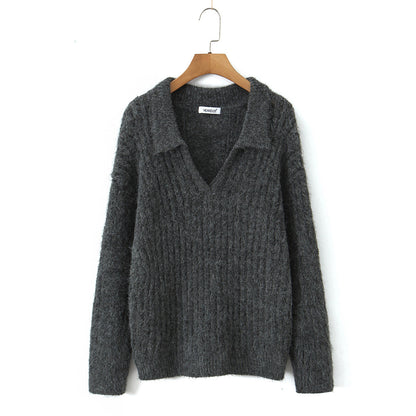 V-neck long sleeved loose casual knitted sweater